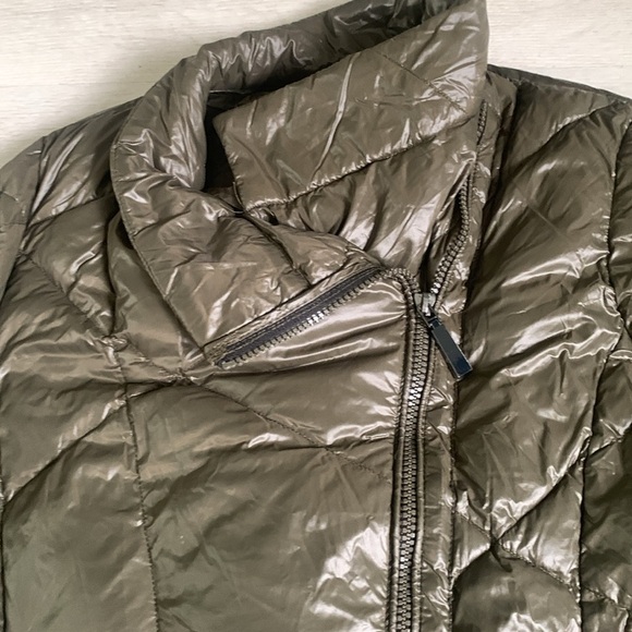 Vince Camuto olive green jacket🌺 lightweight‎ size S down feathers filler - Picture 10 of 11